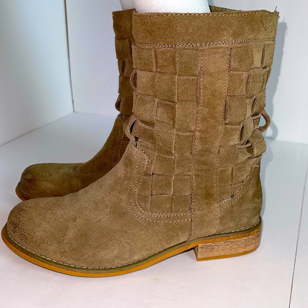 Women's Tan Suede Ankle Boots
